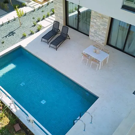 Avalon Gardens 43 *