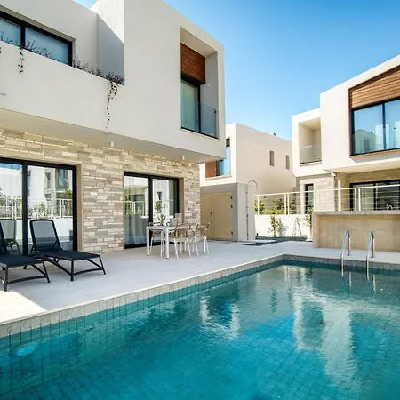 Avalon Gardens 43 *