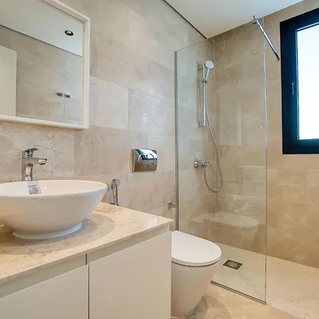 Avalon Gardens 43 Emba