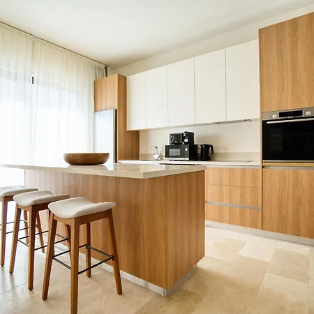 Avalon Gardens 43 Emba