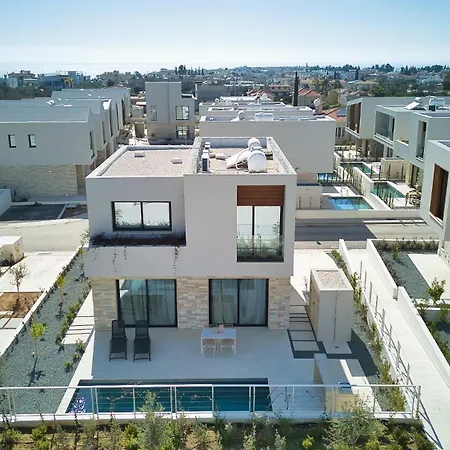 Avalon Gardens 43 Villa Emba